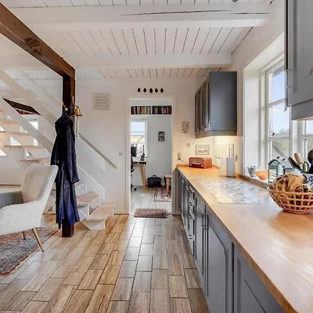 Hus Med 3 Sovrum Vid Stranden I